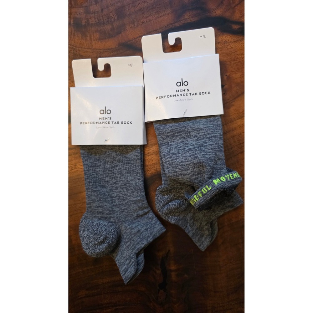 Alo Yoga Mens Performance Tab Socks 2 Pairs Low Show Atheleisure Athletic